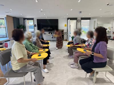 10월 7일 오전 라켓 소품 운동 사진, 얼굴 비식별 처리됨