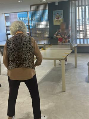 10월 7일 오후 탁구 사진, 얼굴 비식별 처리됨