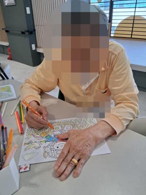 10월 15일 오전 허수아비 색칠하기 사진, 얼굴 비식별 처리됨